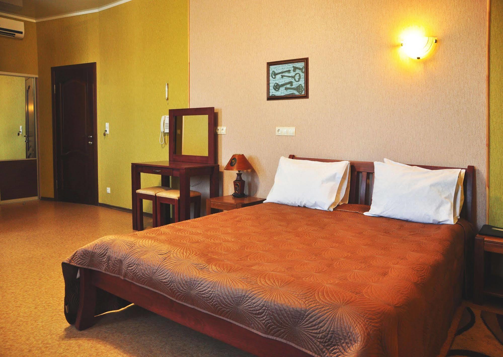 Hotel An-2 Kharkiv Exterior photo